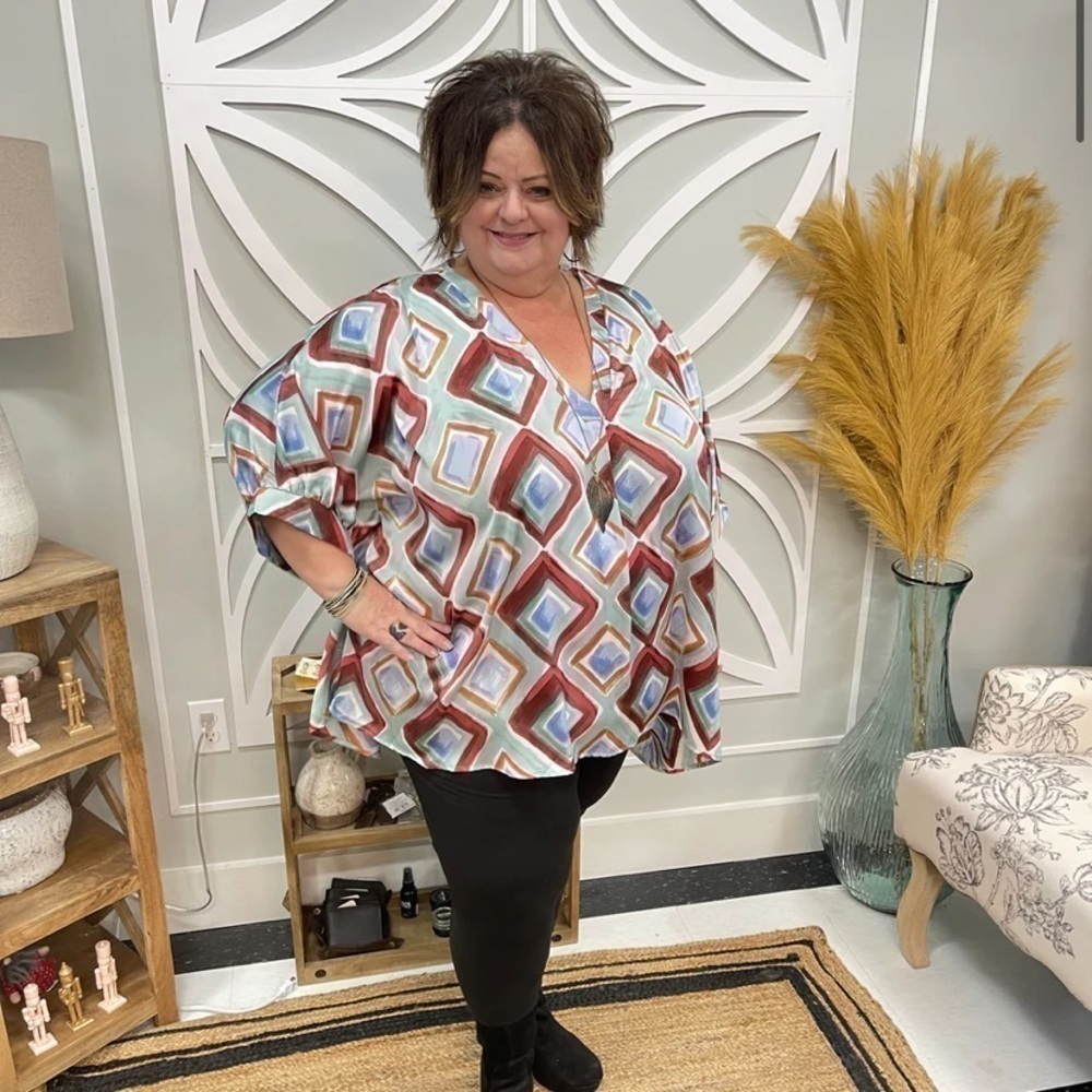 Entro Watercolor Diamond Oversized Blouse - Picture 6 of 9